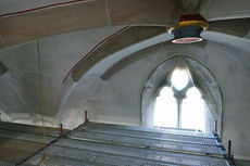 Malerarbeiten in der Stadtpfarrkirche (Foto: Karl-Franz Thiede)